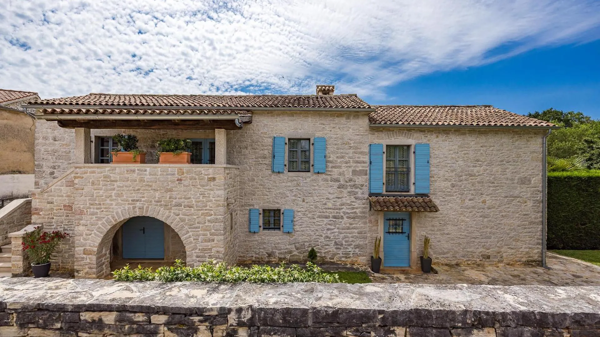 Villa Castela Vela Traba